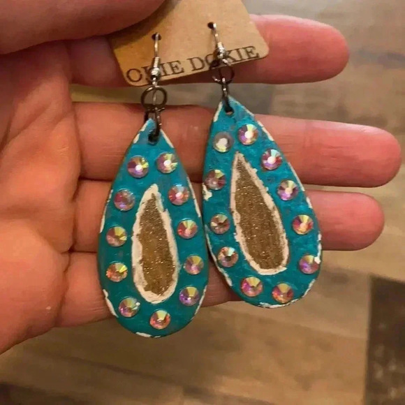 Earrings - Picture 2 of 4